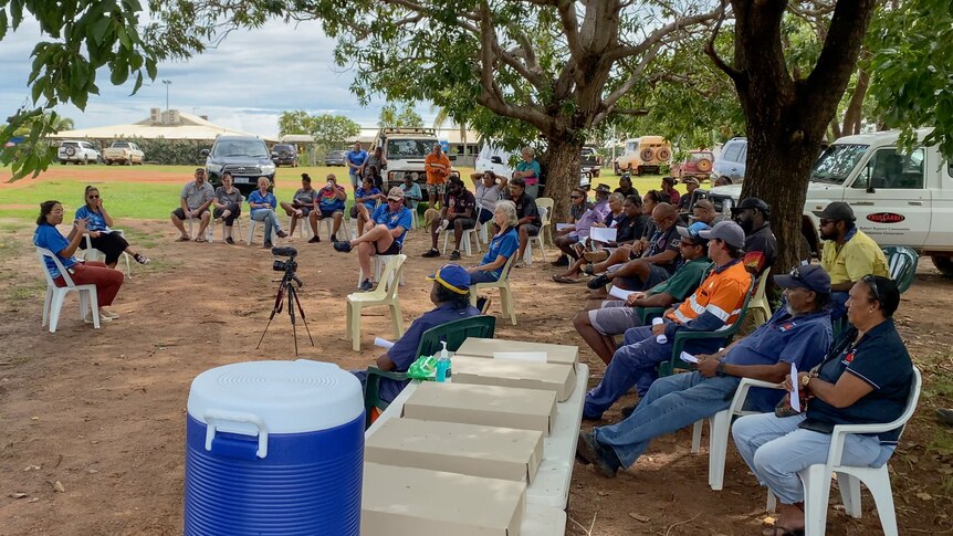 A crowd of remote community residents at a vaccination information session in Beagle Bay.