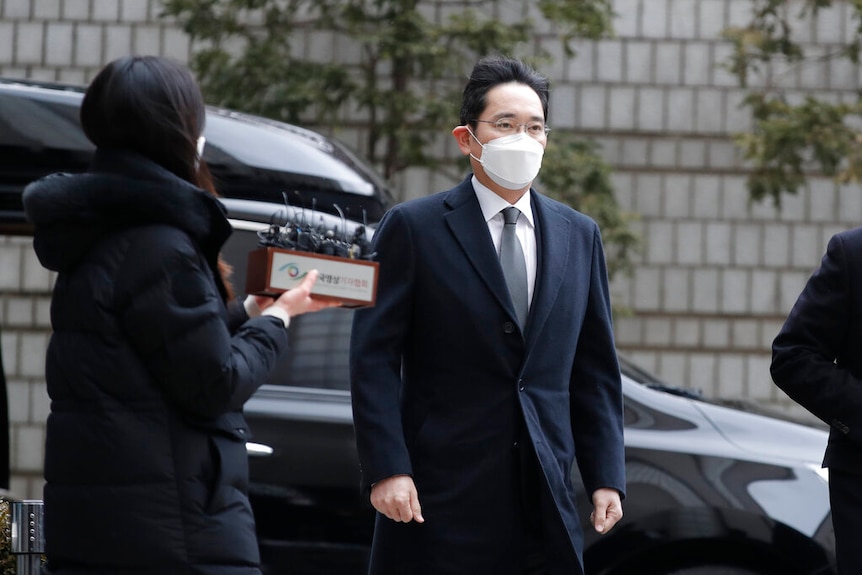 Samsung Electronics Vice Chairman Lee Jae-yong arrives at the Seoul High Court in Seoul, South Korea.