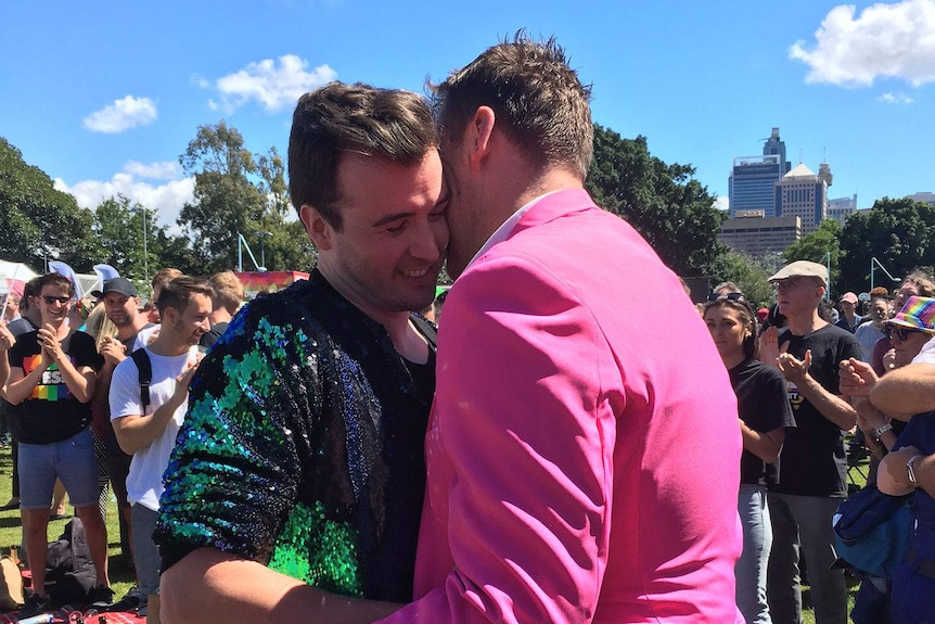 A couple gets engaged at the Yes event at Price Alfred Park in Sydney.