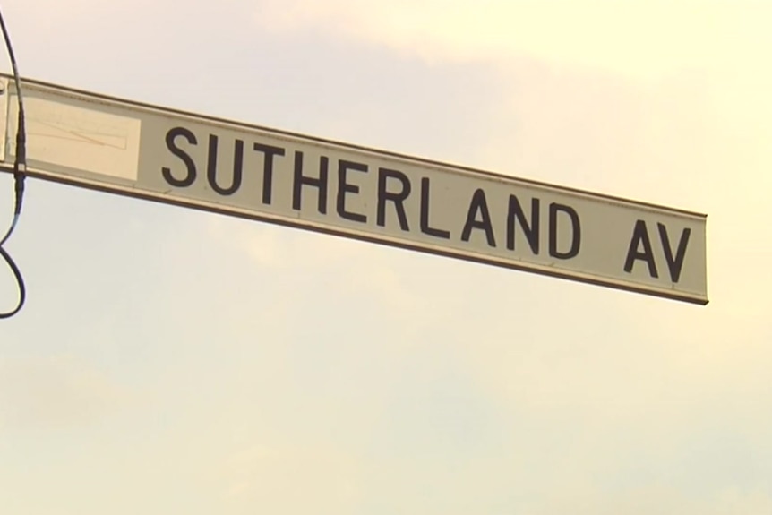 Street sign that reads Sutherland Avenue 