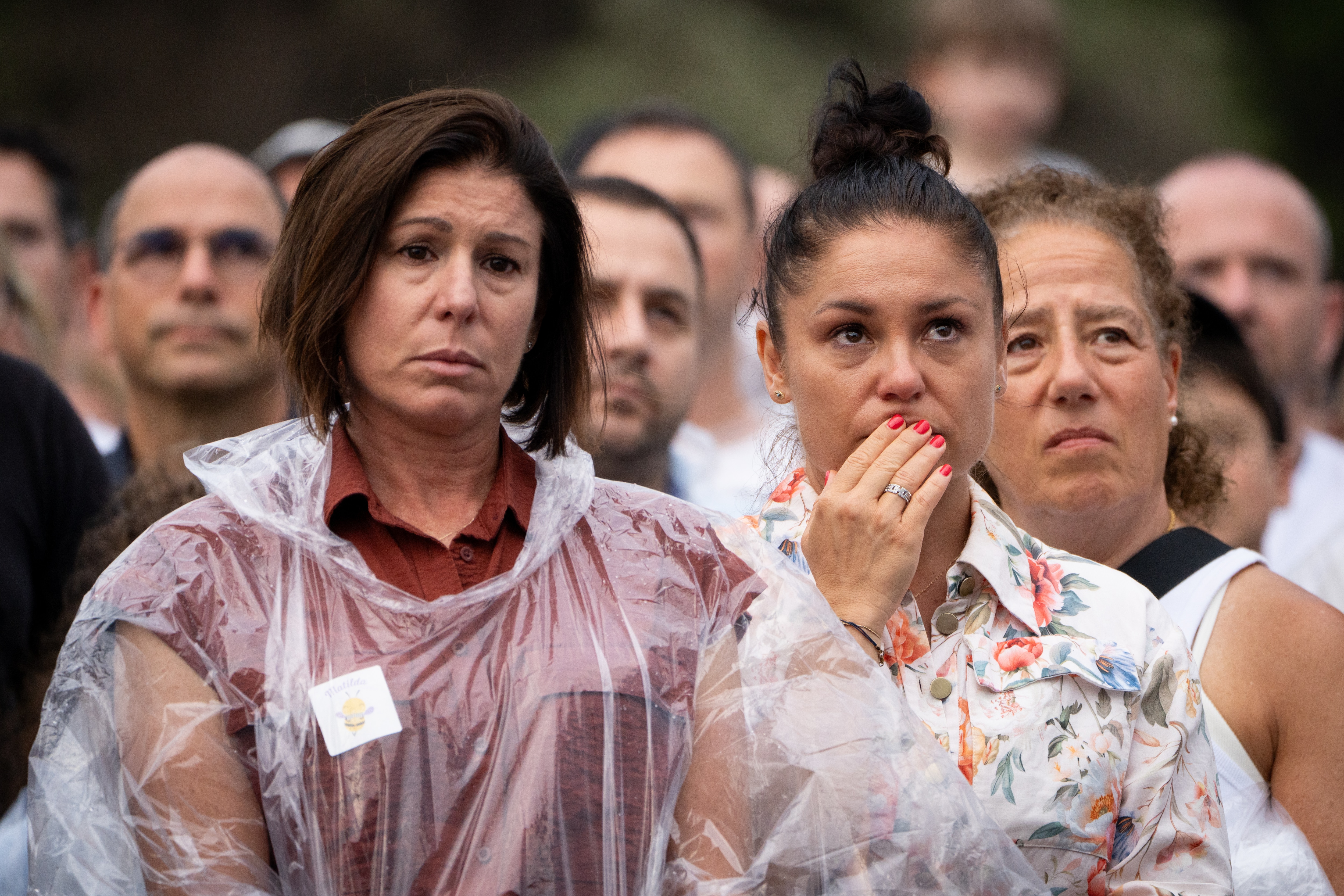 Duas mulheres no Dia Nacional de Reflexão