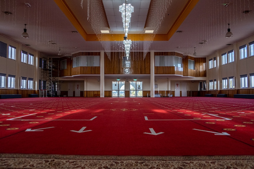 the inside of an empty sikh temple