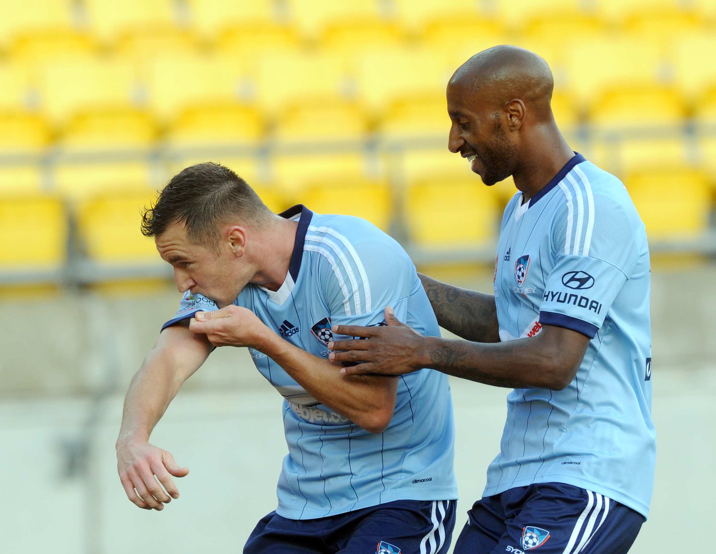 Sydney FC Defeats Wellington Phoenix 3-0 Thanks To Brilliant First-half ...