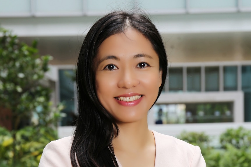 Dra. Angela Zhang, experta legal china de la Universidad de Hong Kong.