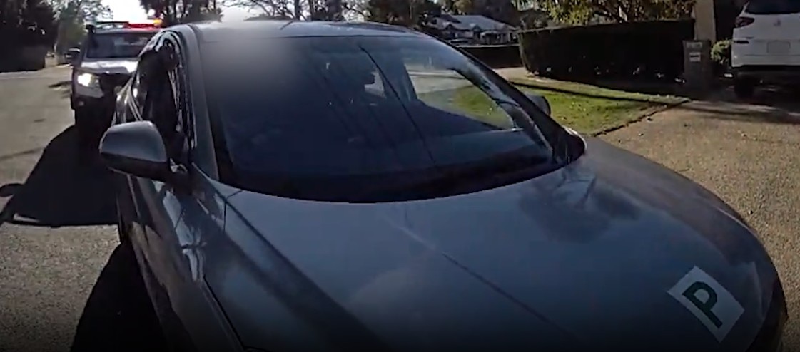Driver fined $1,000 for allegedly buttering bagel at the wheel