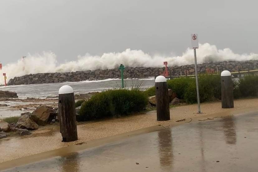 High tides hit rocks at Mallacoota 