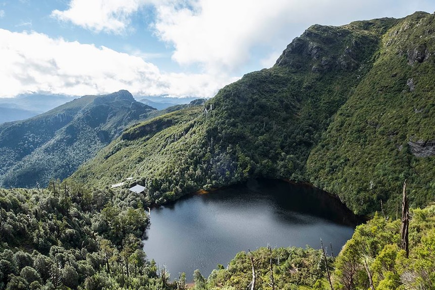 Lake Tahune Hut, new shelter development, Tasmania, April 2018.