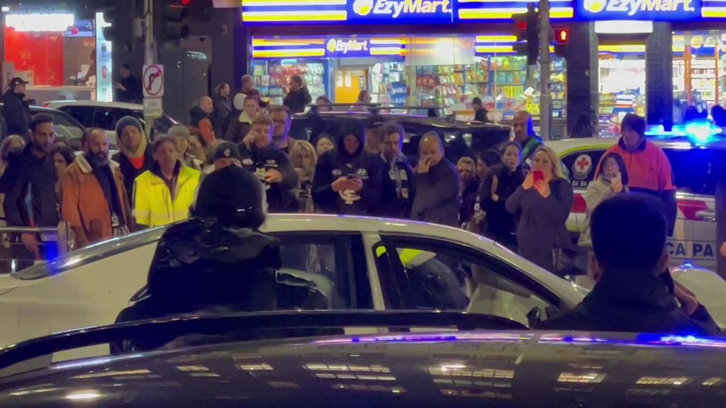 Man arrested over Melbourne incident that left one dead - ABC News