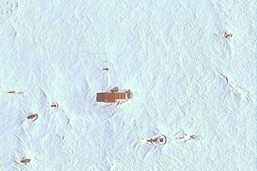 Satellite image of Kunlun research station in 2010