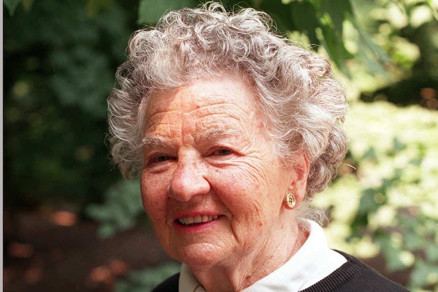 Author Lillian Ross smiles for the camera.