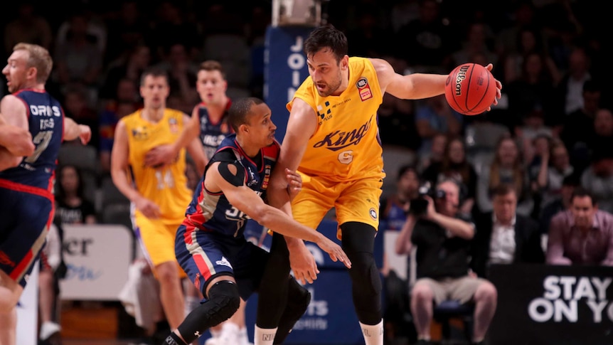 Basketballer Andrew Bogut in action for the Sydney Kings