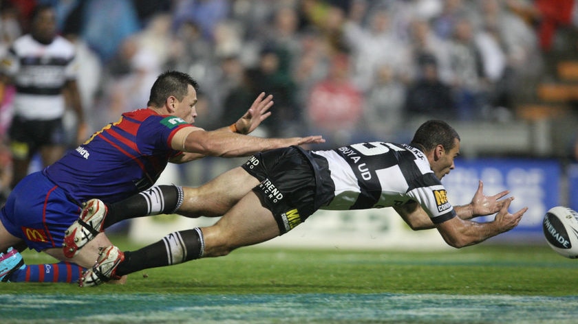 Try-saver...Daniel Fitzhenry repeatedly kept the Knights at bay in his team's 23-6 victory.