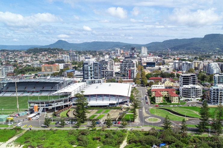 Wide shot of WIN Stadium and harbour front of Wollongong 