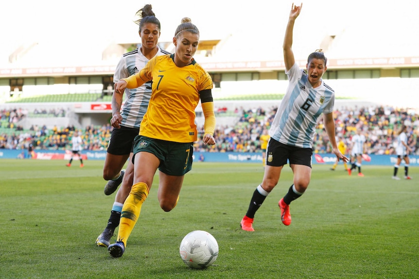 Steph Catley playing for the Matildas against Argentina