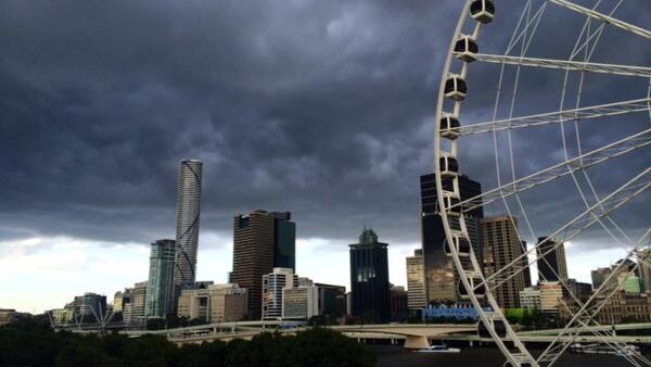 Storm approaches Brisbane CBD