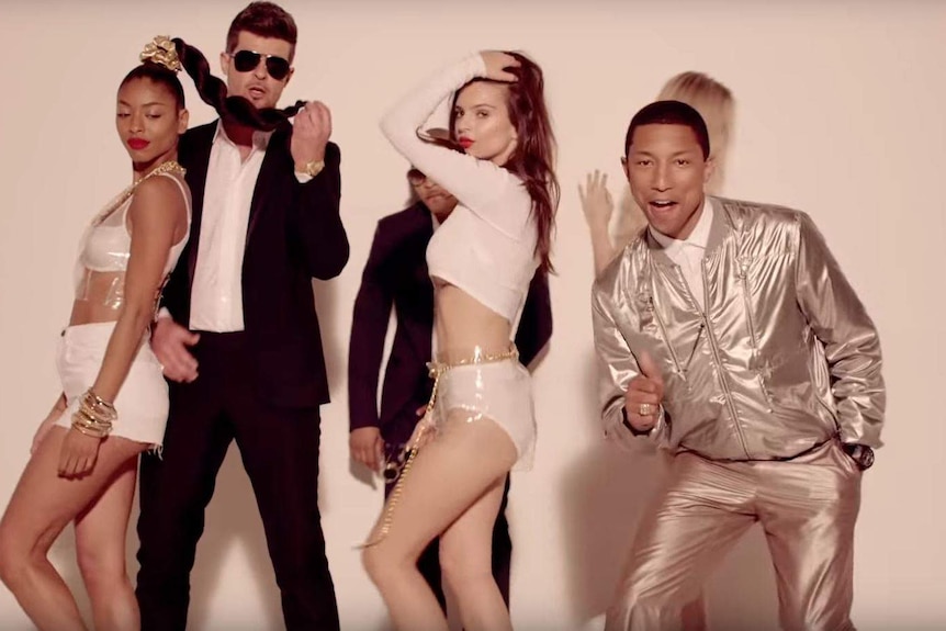 Robin thicke blurred lines nude