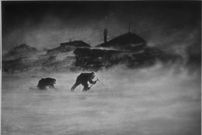 Frank Hurely's 1912 impression The Blizzard