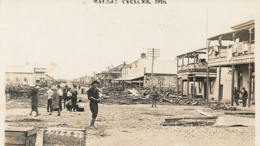 A photo of the main street in Mackay in 1918