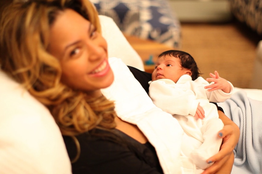 Beyonce poses with baby daughter Blue Ivy