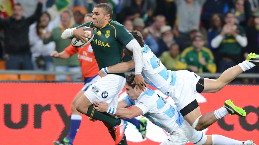 Habana shrugs off two Argentine tackles