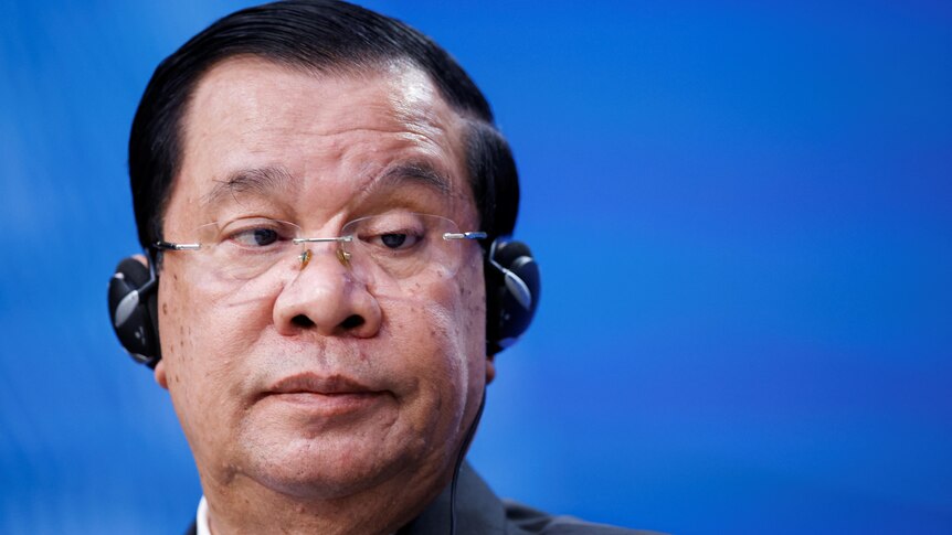 Cambodian Prime Minister Hun Sen at a news conference.