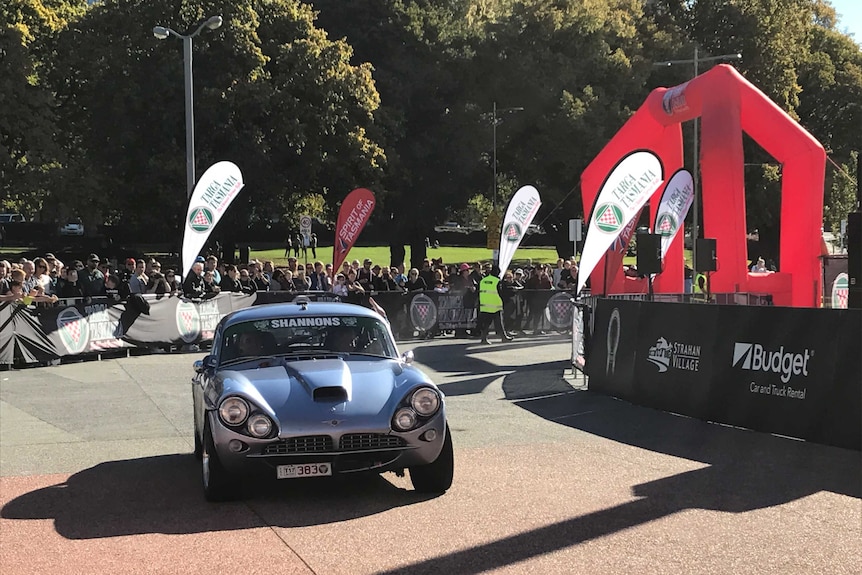 Peter and Sari Ullrich finish Targa Tasmania 2017