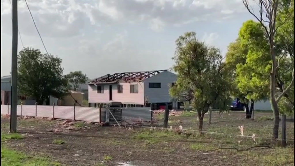 Storms sweep through Clifton on Queensland's Darling Downs. - ABC News