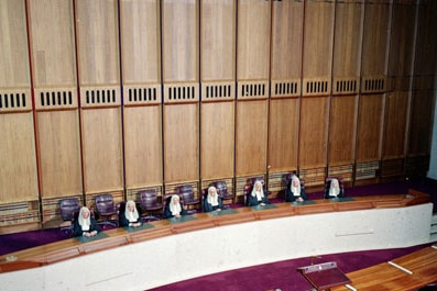 The full bench of judges at the High Court, 1987 (Photo courtesy of National Archives of Australia A8746 KN16/2/87/3).