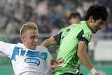Jeggo vies for the ball against Jeonbuk