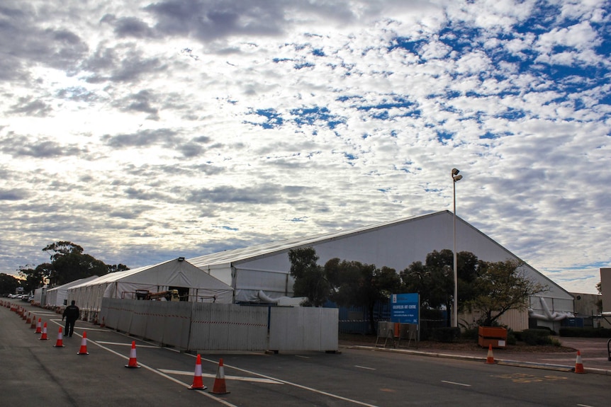 Image of the Diggers and Dealers marquee, erected in the car park of the Goldfields Arts Centre.