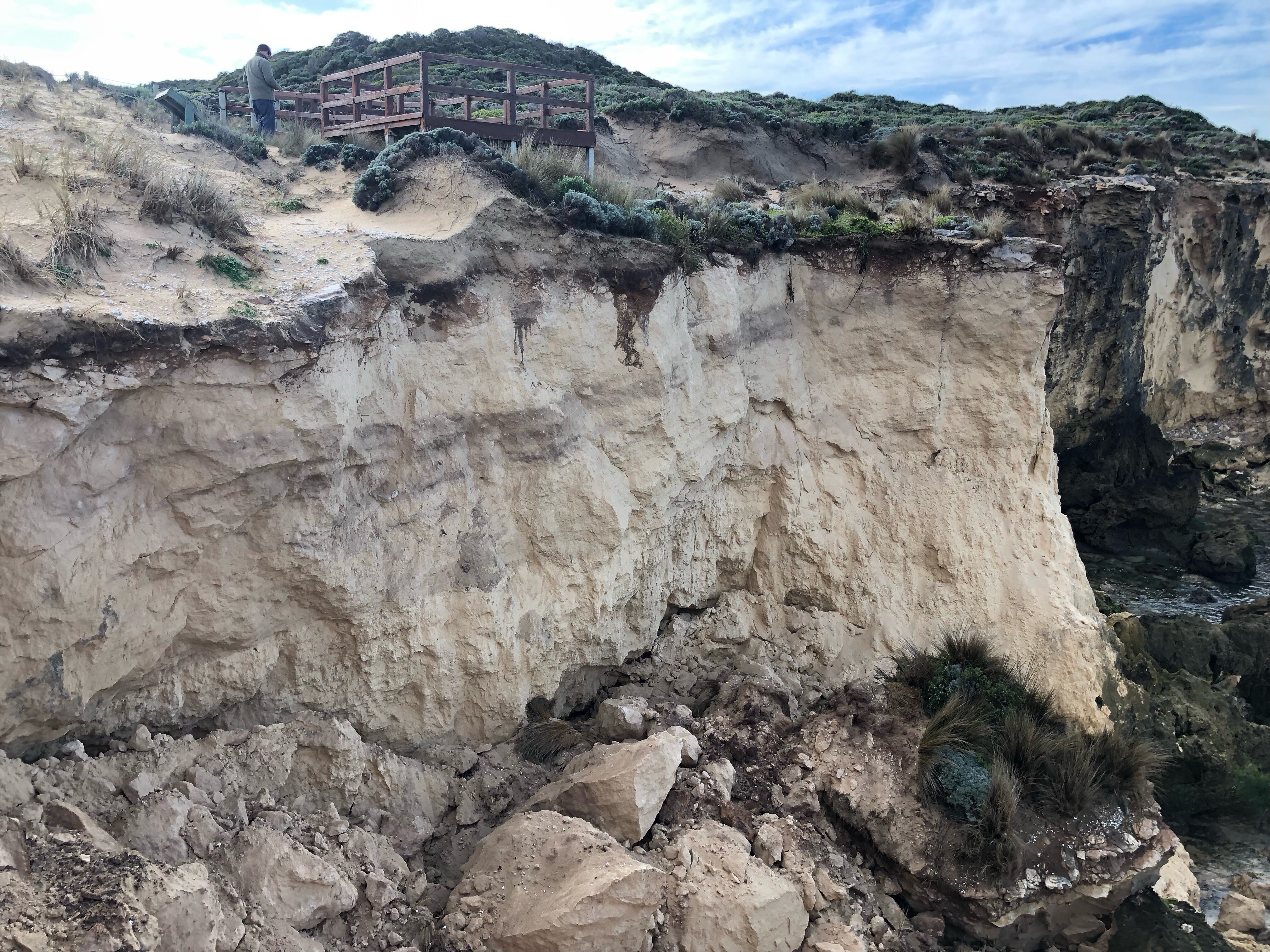 Boozy Gully lookout to be moved as erosion causes cliff cracks ahead of ...
