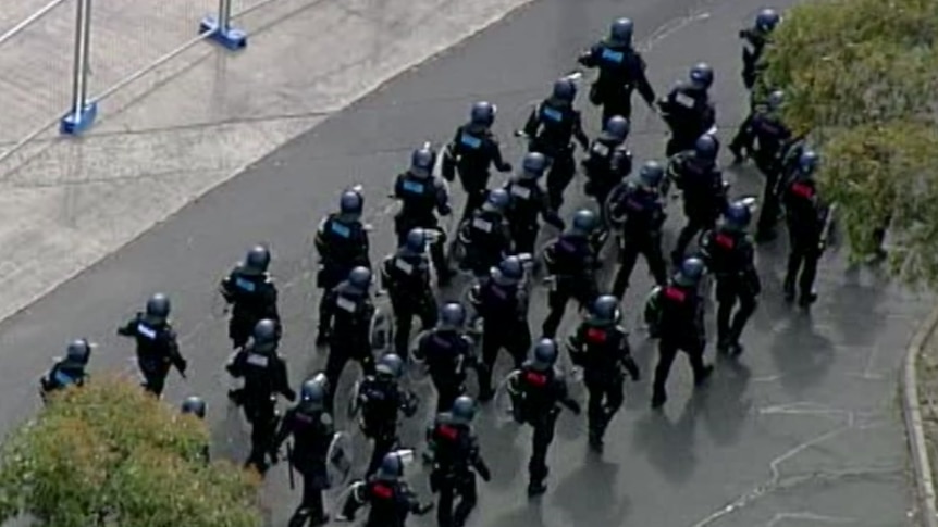 Arrests made in inner Melbourne as police disperse anti-lockdown protesters