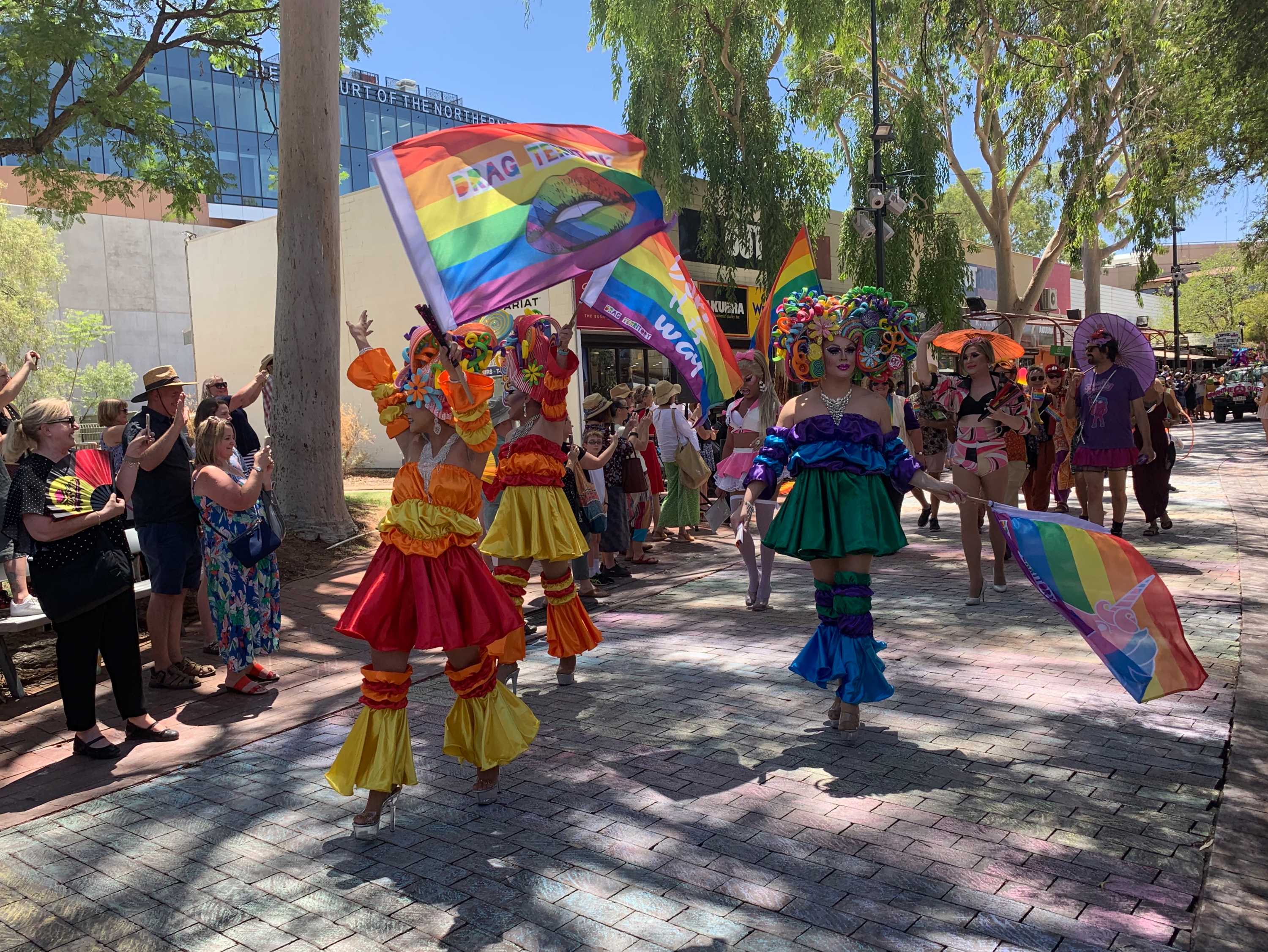 Fabalice Festival Celebrates Drag 25 Years After Priscilla Queen Of The Desert Finale Was Filmed In Alice Springs Abc News