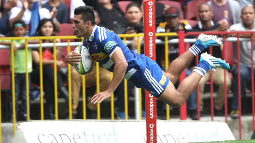 The Stormers' Damian de Allende scores a try against the Highlanders at Newlands.