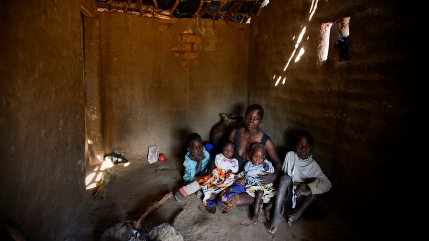 Fifteen-year-old Makia and her four children