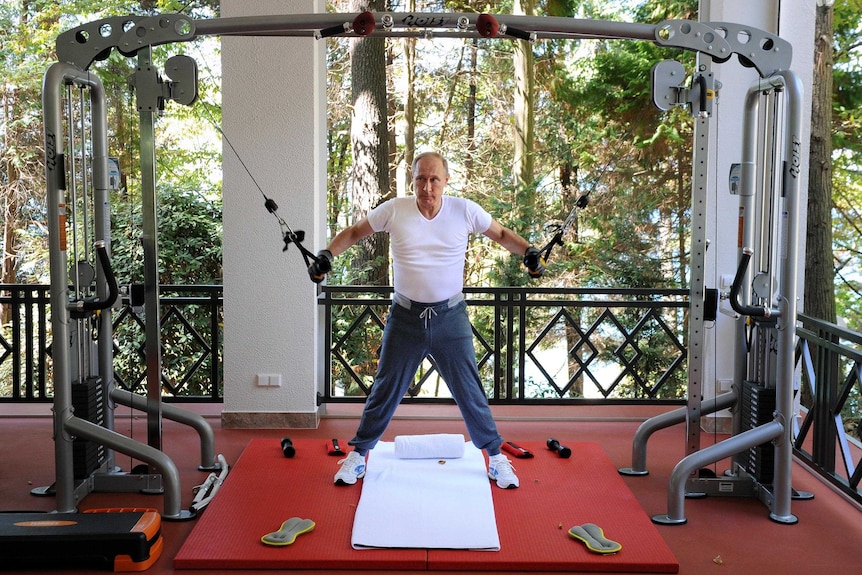 Putin works out