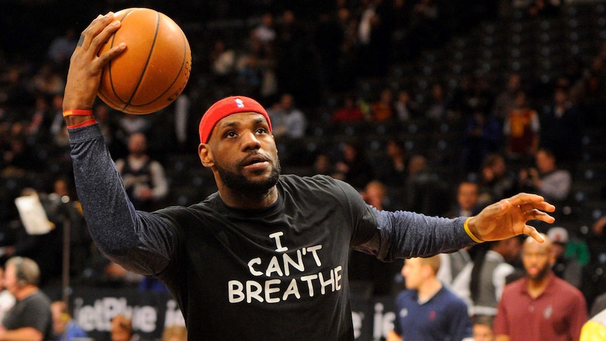 LeBron James in an I Can't Breathe shirt