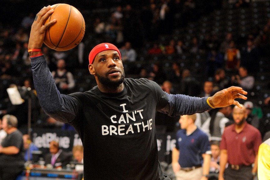 LeBron James in an I Can't Breathe shirt