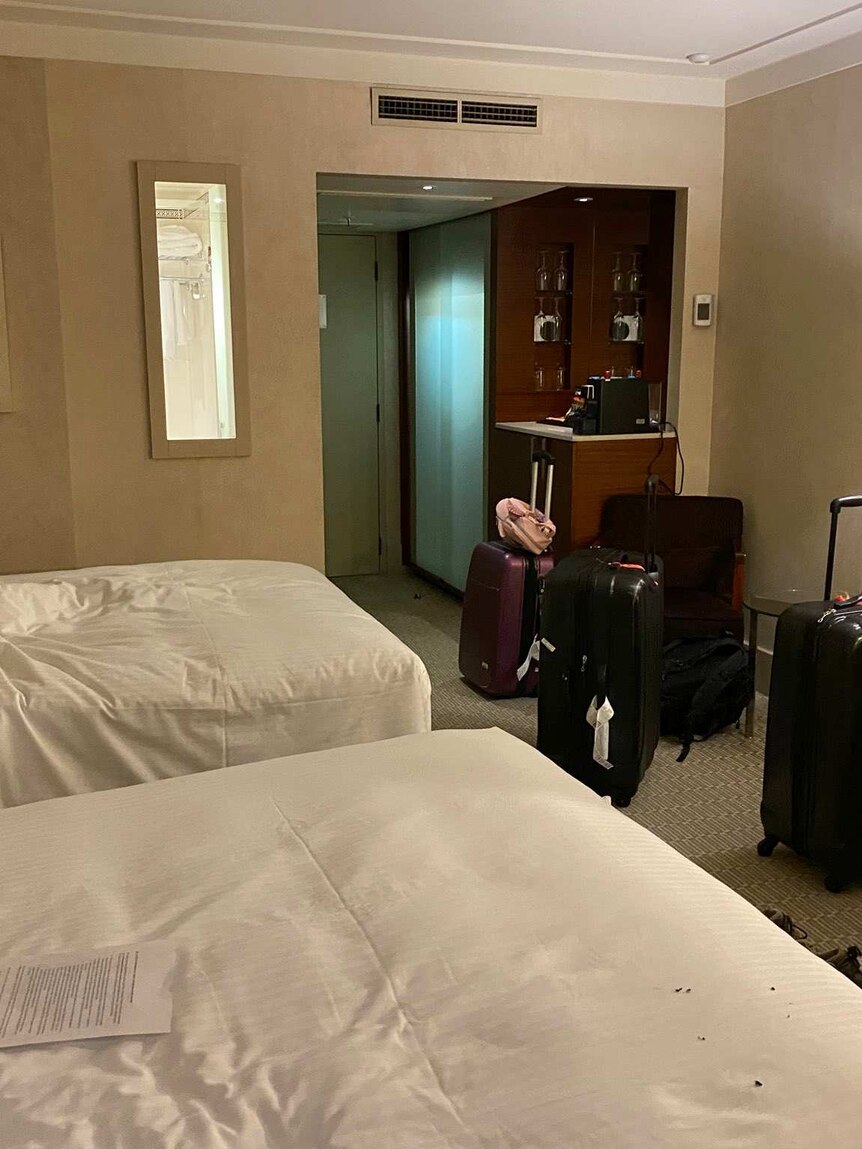 I'm In Coronavirus Quarantine At Sydney's Intercontinental Hotel — A Five-Star Prison With No Washing Facilities - Abc News