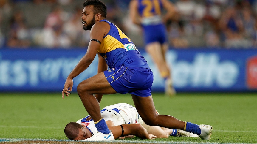 Willie Rioli de la côte ouest évite la suspension de l’AFL pour tacle sur Luke Davies-Uniacke de North Melbourne, libre de jouer dans le derby occidental