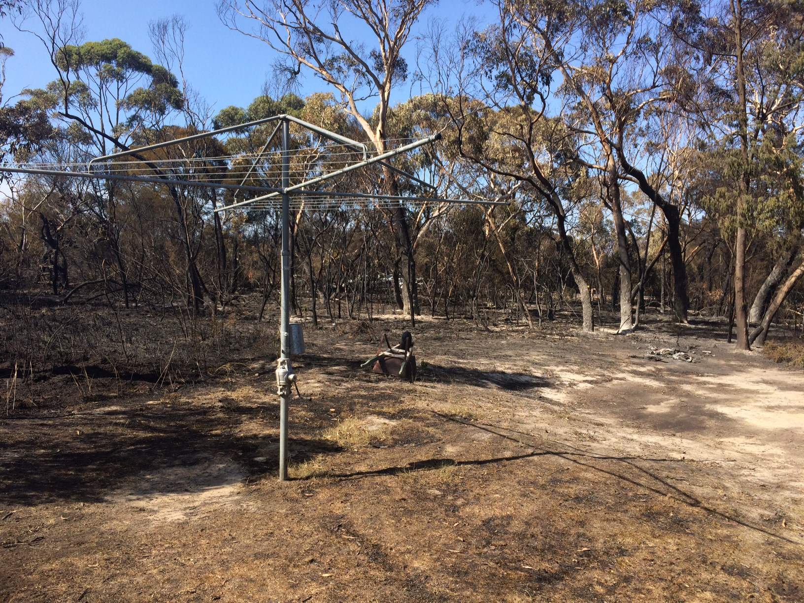 Crib Point bushfire being treated as suspicious, police say, as state ...