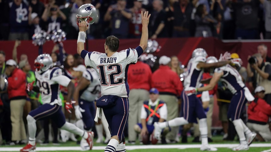 Super Bowl 51: New England Patriots star Tom Brady has jersey stolen from  locker room - ABC News