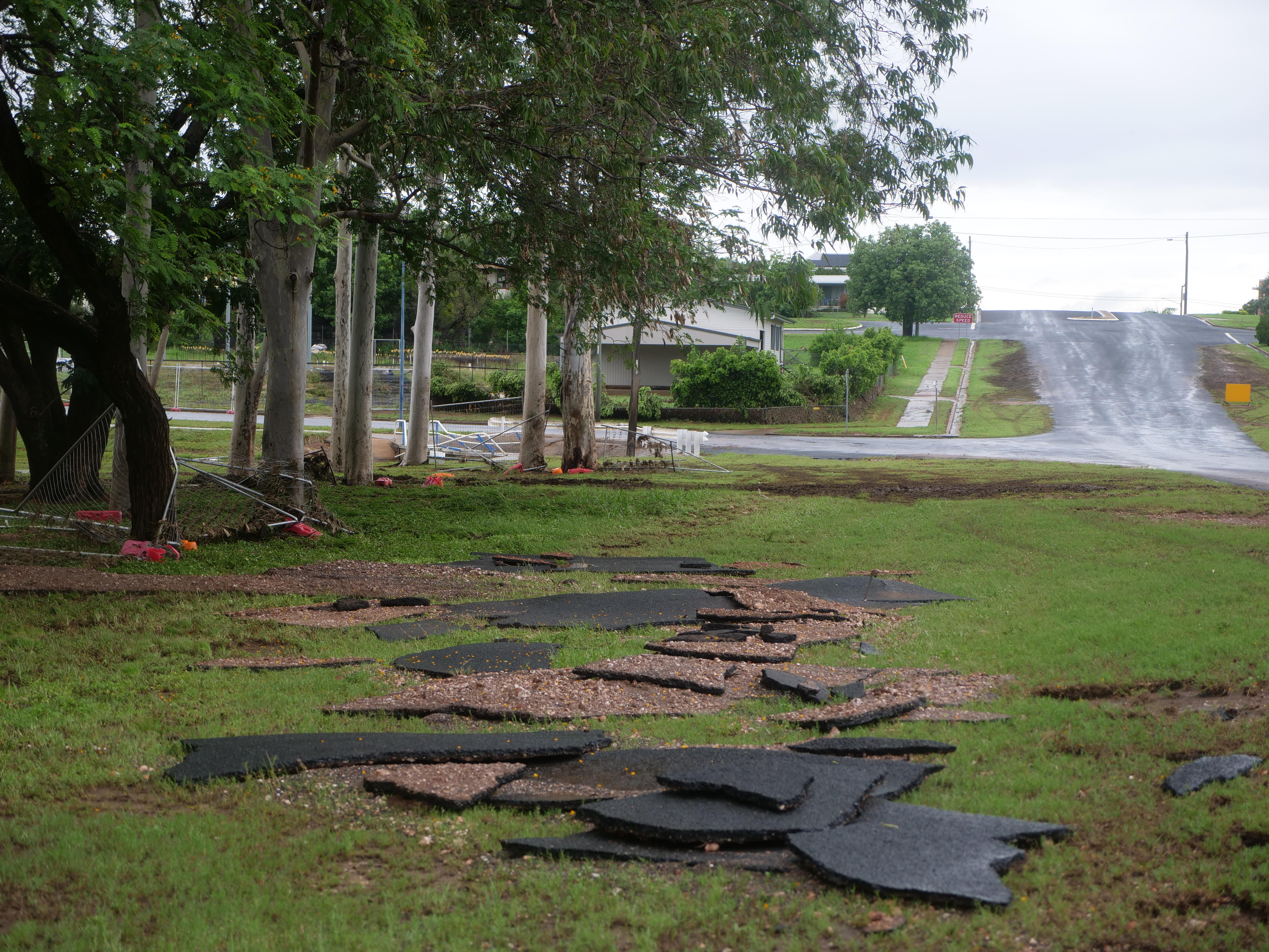 Una calle destrozada.