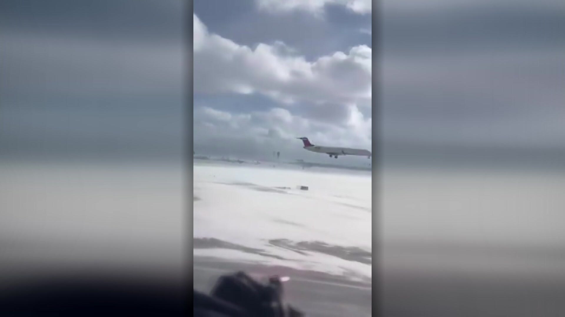 Video shows moment Delta Air Lines flight crash-lands in Toronto ...