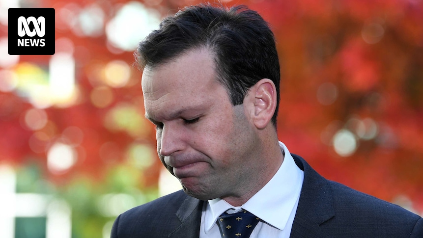 Canavan resigns from Turnbull ministry over Italian citizenship