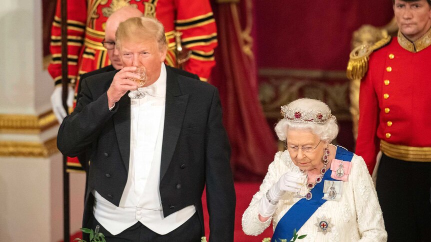 Donald Trump and Queen Elizabeth II toast during a state banquet.