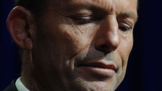 Tony Abbott aims to woo Independent MPs with parliamentary reform.