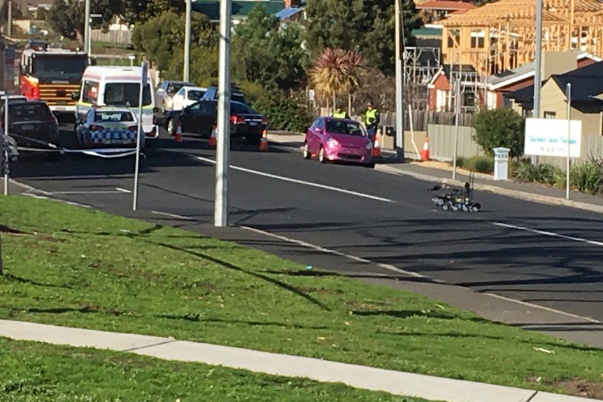 Robot at Shoreline Plaza