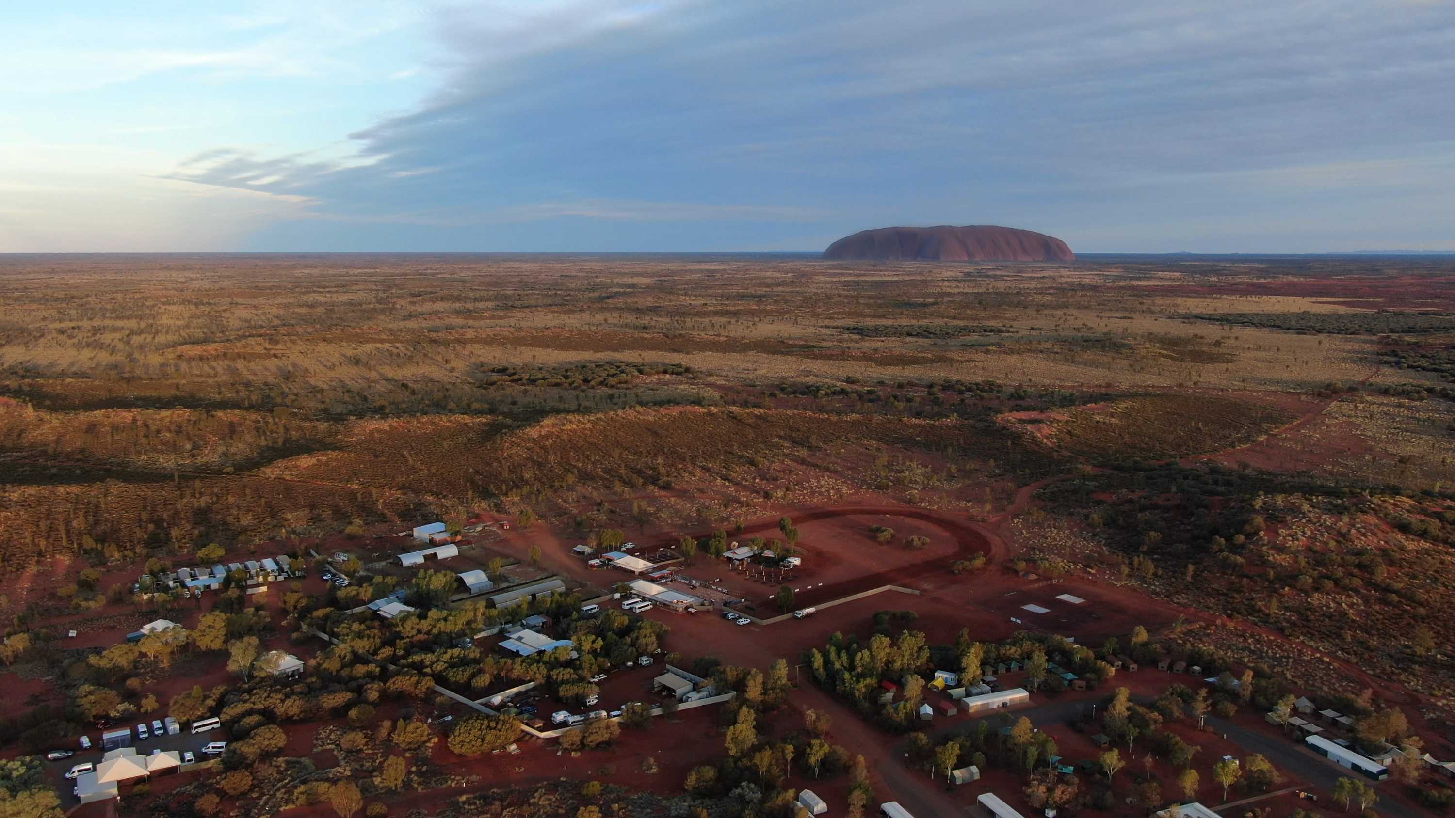 The Uluru Camel Cup course - ABC News