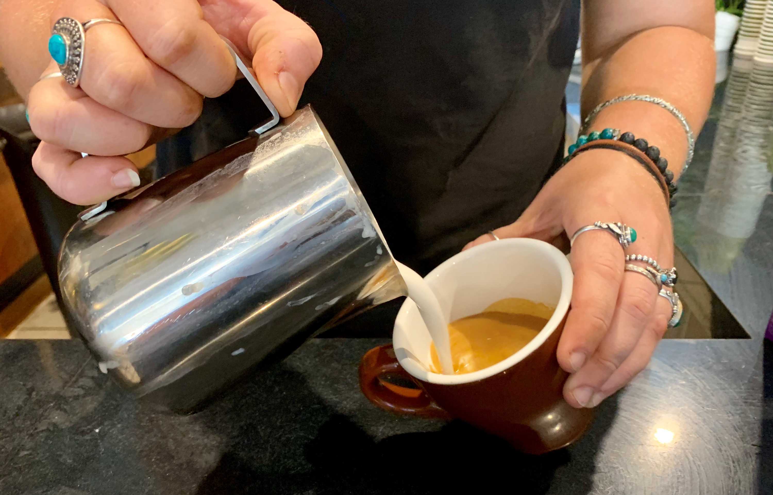 Macadamia nuts double in price as growers struggle to keep up with demand ABC News